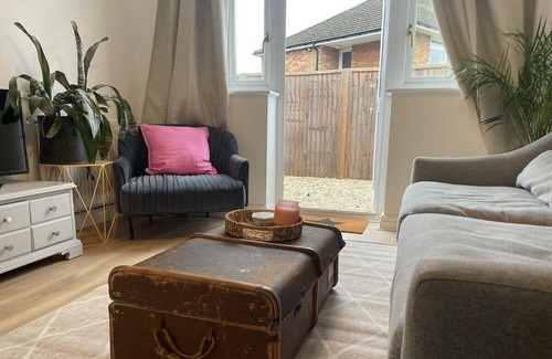 Littlemore Apartment | Guest Homes | Fairlie Flat