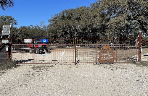 Johnson City Cabin | A “country” cabin setting in the middle of wine vineyards and Texas state parks!