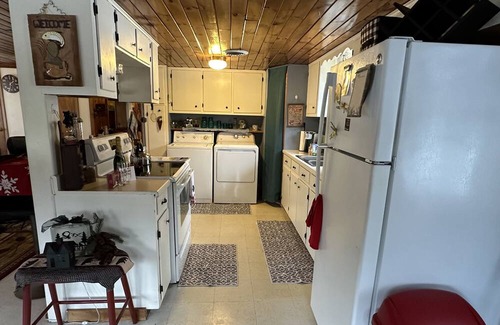 Belgrade Cottage | Black bear cottage located in desirable pinkhams cove in great pond!