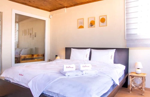 Konak House | Lovely House with Sea View and Backyard