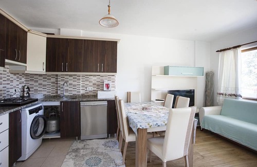 Palamutbuku Apartment | House w Balcony and Garden 1 min to Beach in Datca