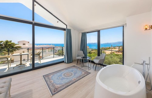 Demre Villa | Luxury Sea View Villa w Pool By The Sea in Antalya