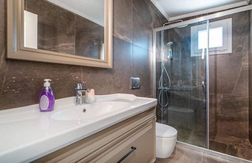 Yalikavak Villa | Villa w Pool Garden Patio 1 min to Beach in Bodrum