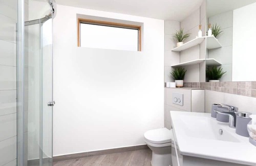 Larkhall Apartment | Chic ECO 1BR flat a Nine Elms haven
