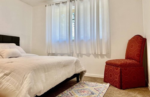 North Creek House | Spacious house in bothell WA, close to shopping center, restaurant and more