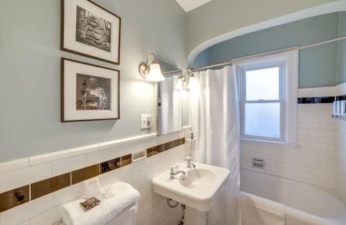 Easttown Apartment | Grand Rapids Gem ~ 2 Mi to Downtown Attractions