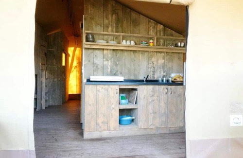 Revest-du-Bion Ski Chalet | Glamping Tent1: wild-life feeling with Provence touch 3 bedrooms (max. 6 guests)