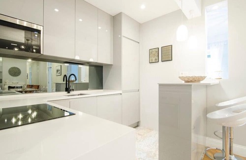 Golden Triangle of Art Apartment | 4 bedrooms 3 bathrooms furnished - Atocha - spacious
