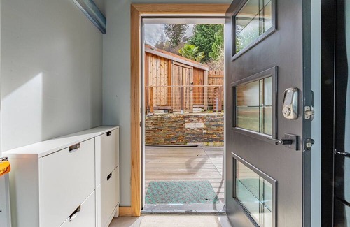 West Seattle House | Breathtaking View of the Puget Sound , 5 min walk to Alki Beach, Newly Built