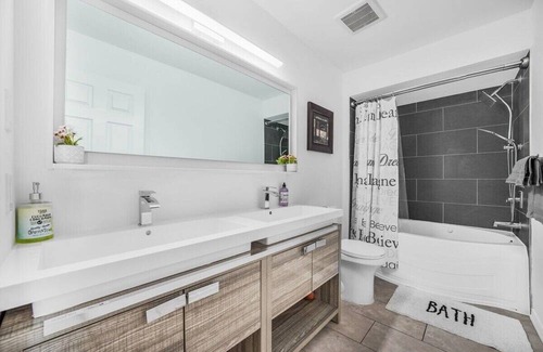 Stoney Creek House | Lovely 3BR Home w/ Parking! Near the Lake!