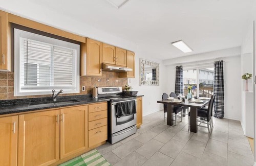Stoney Creek House | Lovely 3BR Home w/ Parking! Near the Lake!