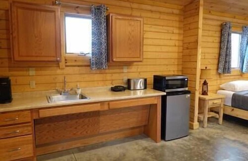 Sunset House | Hemlock Cabin at Keowee-Toxaway ADA Accessible, Hemlock Cabin at Keowee-Toxaway ADA Accessible