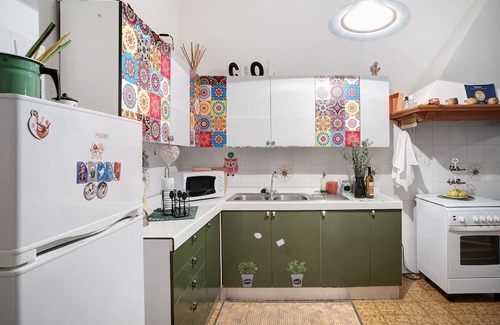 Villa Viani Apartment | Apartment 'Divino' with Mountain View, Private Terrace and Wi-Fi