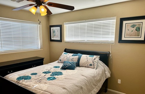 Surprise Farms House | Spacious Spring Training Home with 6 bedrooms, game room, pool and putting green