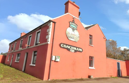 Skibbereen House | Homerez - House in Skibbereen, Bar included