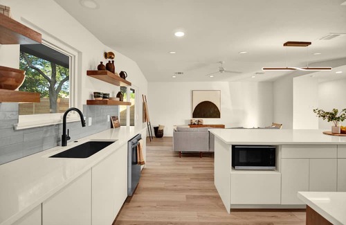 North Austin Civic Association House | Gorgeous and Peaceful Brand New Remodeled Home near Domain and Q2 Soccer Stadium