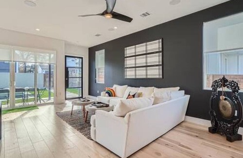 Chestnut House | New! 4 BDRM w/POOL Mins To DT