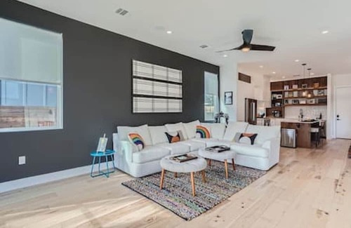 Chestnut House | New! 4 BDRM w/POOL Mins To DT