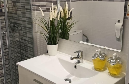 Toledo Apartment | Piso en Toledo: a 10 Minutos por Autovía del Casco Histórico y 5 Minutos del AVE