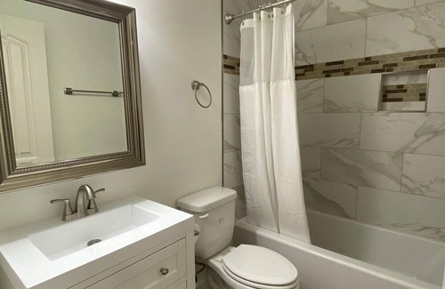 North Park Apartment | Downtown 2 bedroom Loft apartment unit 5