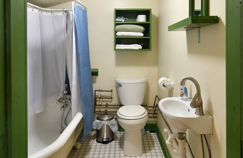 Millfield Apartment | Quiet, Gracious, Country Studio on 7acres of old growth forest