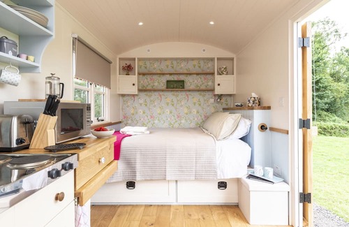 Sherborne Cottage | BLOSSOM, pet friendly, character holiday cottage in Sherborne