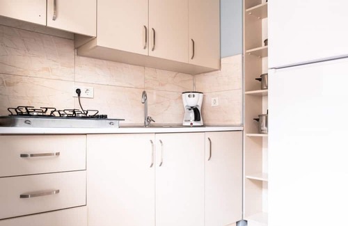 Goztepe Apartment | Charming Flat Near Bagdat Street in Kadikoy