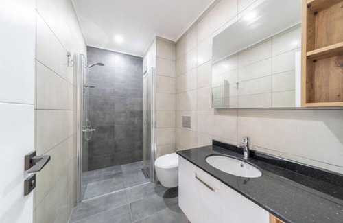 Kargicak Apartment | Modern Apartment with Shared Sauna in Alanya