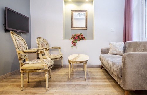 Harbiye Villa | Duplex House near Trendy Attractions in Sisli