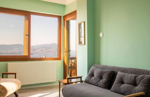 Konak Apartment | Flat with Great View and Central Location in Konak