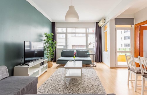 Goztepe Apartment | Fabulous Flat Near Bagdat Street in Kadikoy