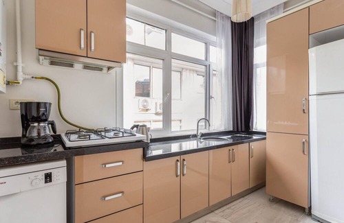 Goztepe Apartment | Fabulous Flat Near Bagdat Street in Kadikoy