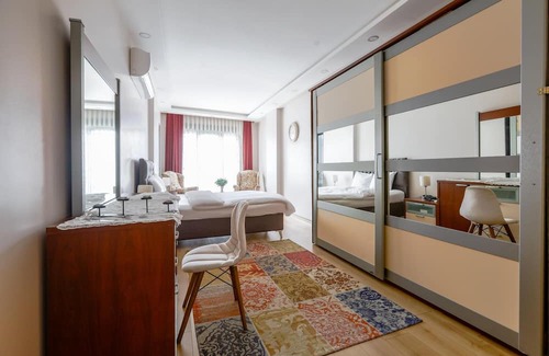 Maltepe Apartment | Peaceful Duplex Flat with Adalar View in Maltepe