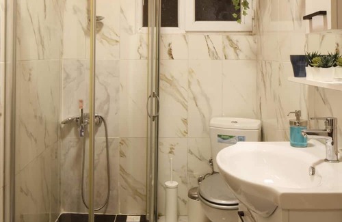 Talimhane Apartment | Vibrant Flat with Excellent Location in Beyoglu