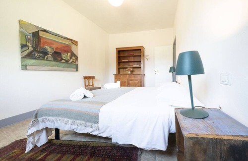 Vernazzano Basso Villa | Lovely apartment in villa with pool, WIFI, patio, pets allowed and parking, close to Cortona