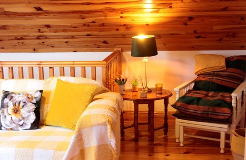 Annaghdown Cottage | Murrays Traditional Stone Cottage, near lake