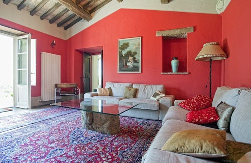 San Pietro a Cegliolo Villa | Beautiful private Tuscan villa with pool and views