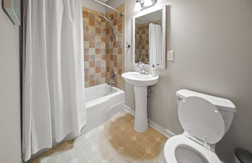 Pineville Apartment | Remodeled Historical Apt with comfortable furnishings. Safe, convenient area