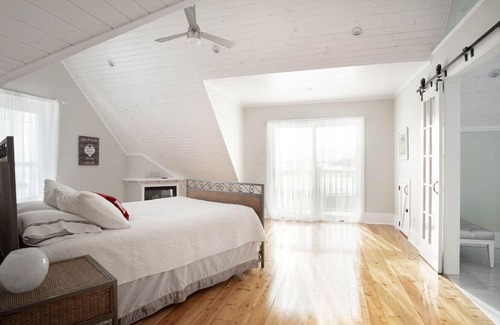 Niverville House | Marigold Cottage, a stunning prairie getaway in the beautiful Red River Valley.