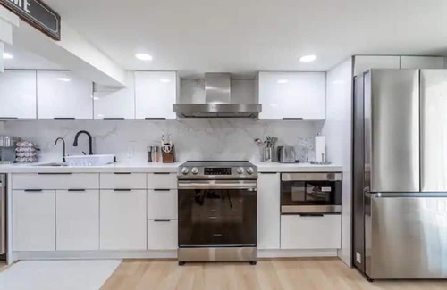 Huntington Apartment | Luxe Provincial Style Studio w/ Patio & Parking