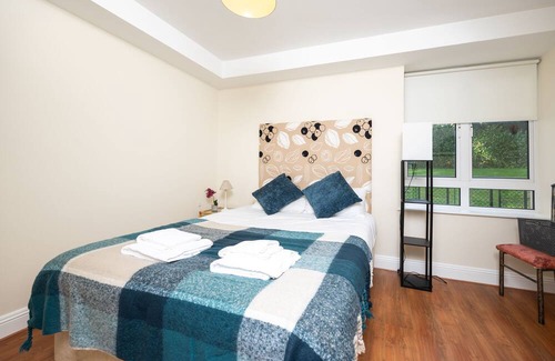 Ballsbridge Apartment | Stunning 1 BDR with free parking in Ballsbridge