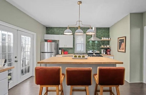 Pittsburgh House | Manor on The Hill