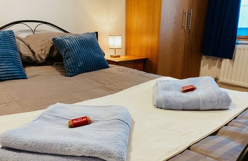 Canon's Marsh Apartment | Anchor Point - Cosy Apartment in Bristol