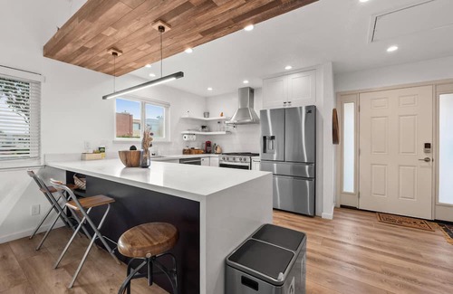 Santa Clara Condo | Cozy & Bright Japanese Inspired Modern Home