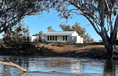 Darlington Point Cabin | The River Cabin