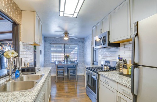 Parkway-South Sacramento House | Sacramento Home w/ Yard, Close to Downtown!