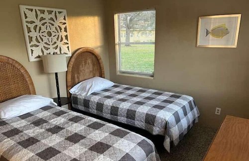 Sebastian Apartment | 3 Bedroom 756199 by Houzlet