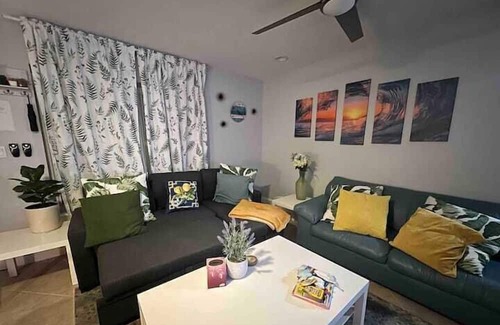 Coral Heights Apartment | 3 Bedroom 751272 by Houzlet