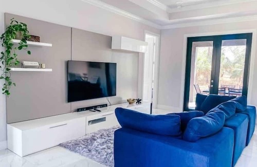 Rural Estates Apartment | 3 Bedroom 789840 by Houzlet