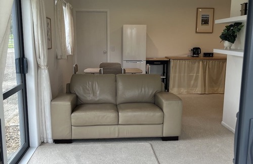 Oropi Apartment | Lifestyle Living 'Gottage' Stay in Rural Setting